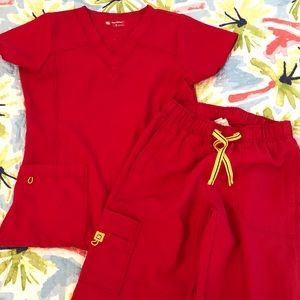 Wonder wink scrub set